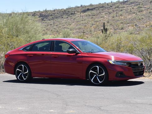 Used 2022 Honda Accord Sport image 3