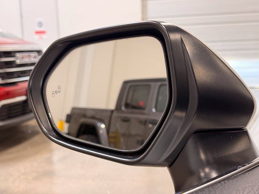 Used 2019 Toyota Camry XLE FWD image 12