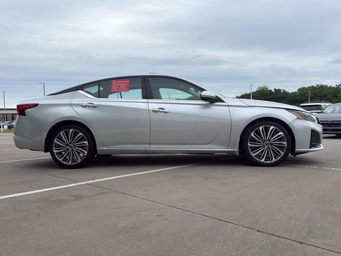 Used 2023 Nissan Altima 2.5 SL FWD image 5