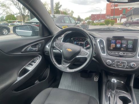 Used 2016 Chevrolet Malibu LT FWD image 11