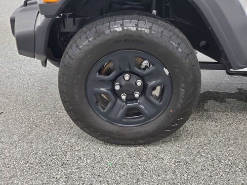 Used 2025 Jeep Wrangler Sport image 8