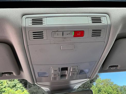 Used 2023 Volkswagen Jetta SE FWD image 16