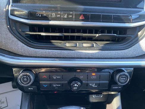 Used 2022 Jeep Compass Latitude image 22