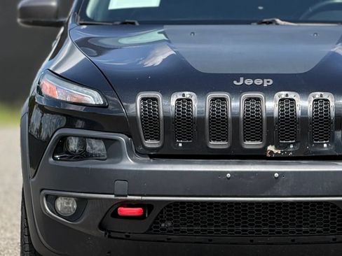 Used 2015 Jeep Cherokee Trailhawk AWD/4WD image 11