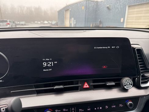 Used 2023 Kia Sportage SX image 12