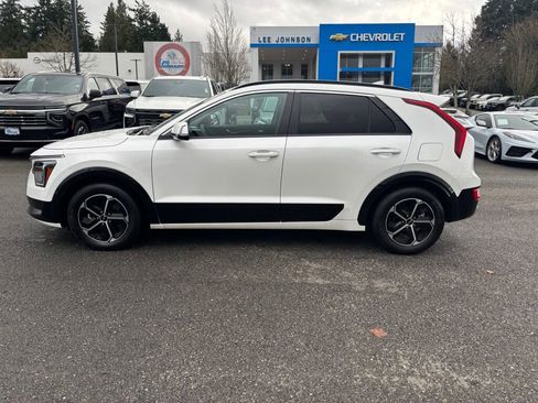 Certified 2023 Kia Niro SX image 8