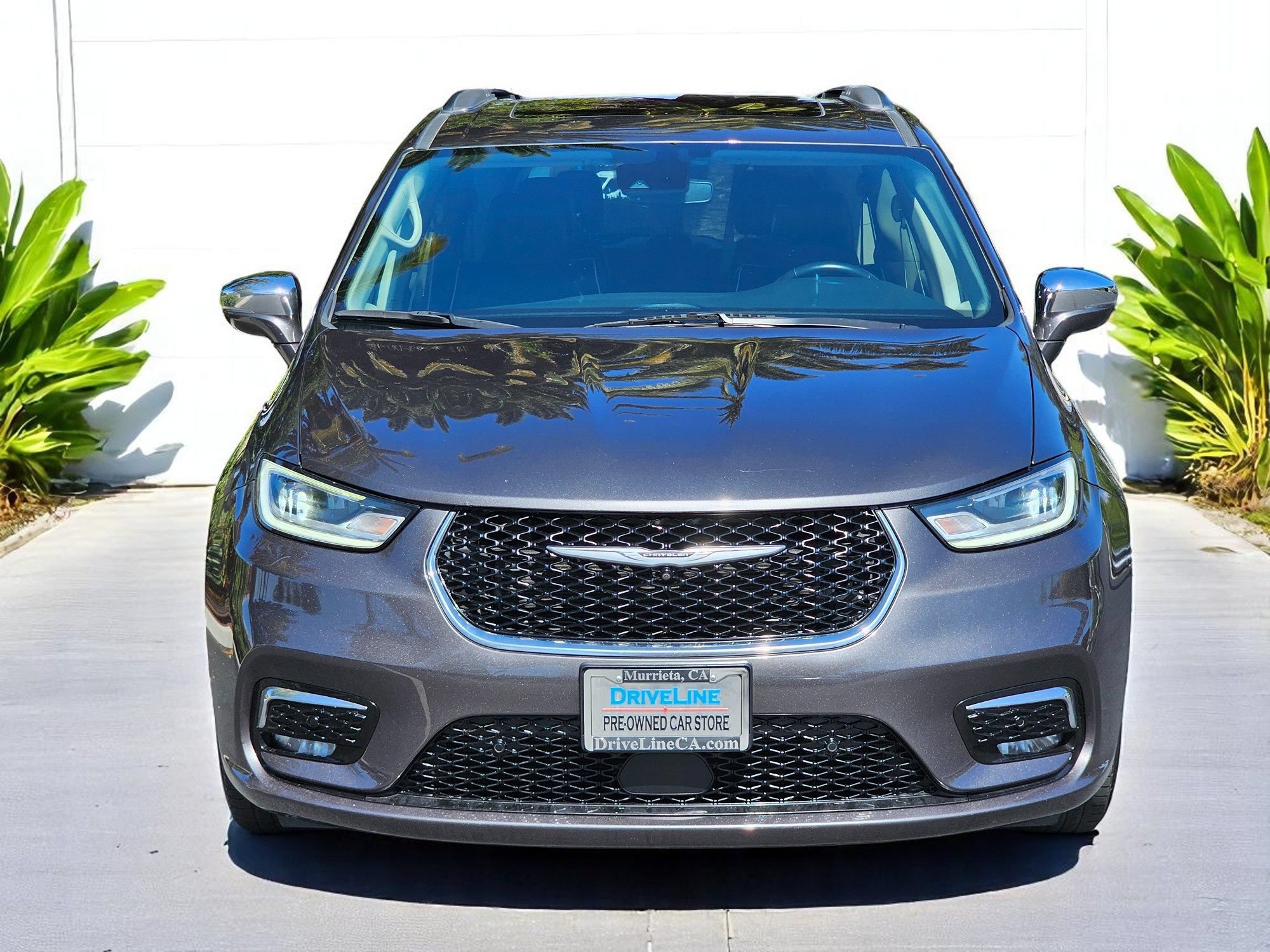 Used 2022 Chrysler Pacifica Limited FWD image 3