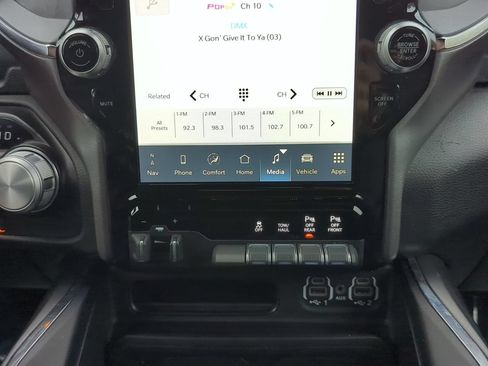 Used 2024 RAM 1500 Laramie AWD/4WD image 18