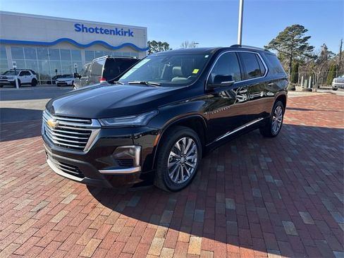 Used 2023 Chevrolet Traverse Premier image 12