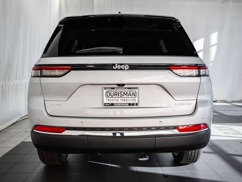 New 2025 Jeep Grand Cherokee Laredo X image 5