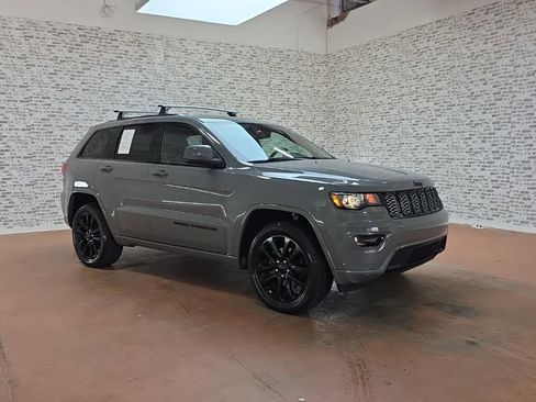 Used 2020 Jeep Grand Cherokee Altitude AWD/4WD image 1