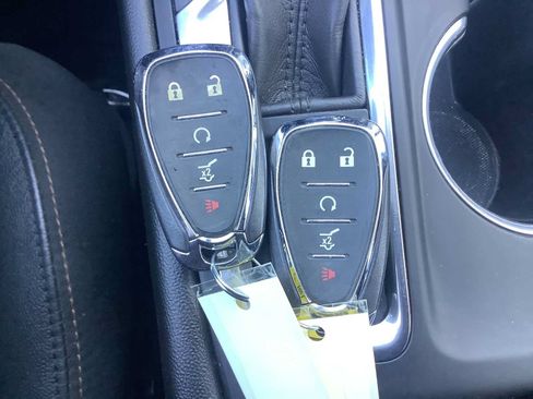 Used 2020 Chevrolet Equinox LT w/ Midnight Edition AWD/4WD image 19