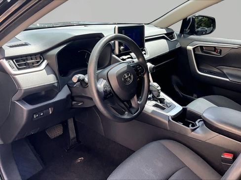 Used 2023 Toyota RAV4 LE FWD image 18