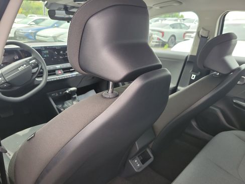 New 2026 Kia K4 LXS FWD image 12