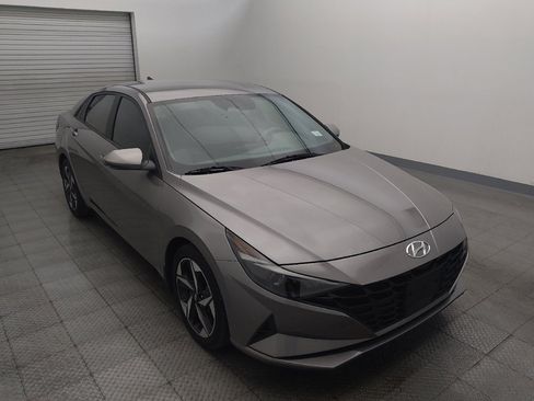 Used 2023 Hyundai Elantra SEL w/ Convenience Package FWD image 13