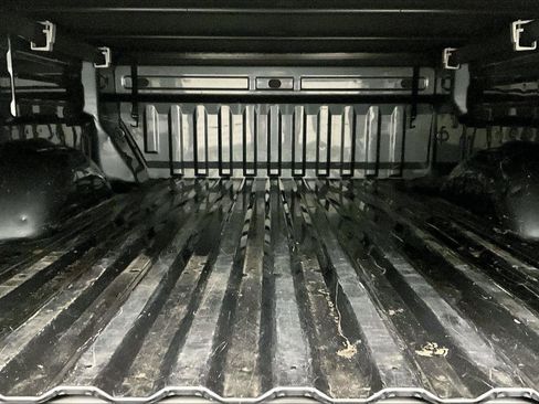 Used 2022 Chevrolet Colorado LT w/ LT Convenience Package image 32