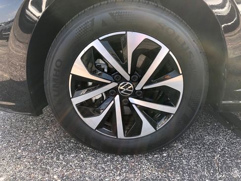 Used 2024 Volkswagen Jetta S image 9