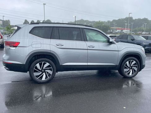 New 2026 Volkswagen Atlas SE FWD image 8