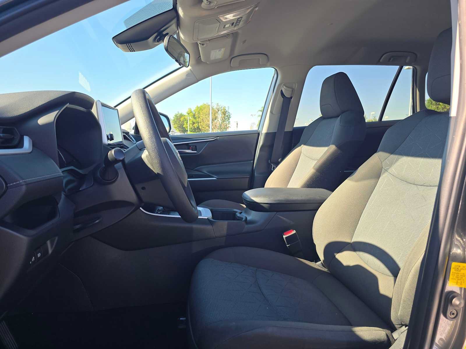 Used 2023 Toyota RAV4 XLE AWD/4WD image 19