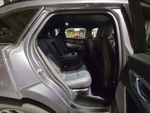 Used 2019 Land Rover Range Rover Velar R-Dynamic SE image 9