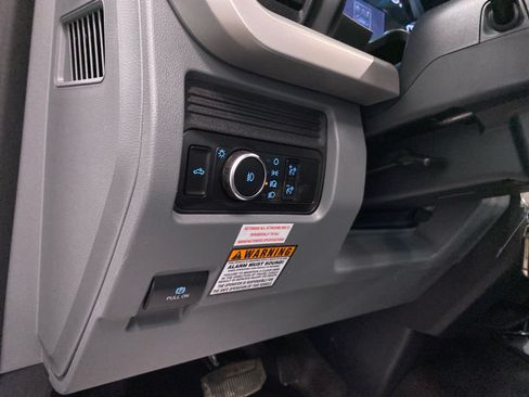 New 2026 Ford F250 XL w/ XL Chrome Package AWD/4WD image 14