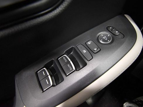 New 2026 Honda HR-V EX-L image 17
