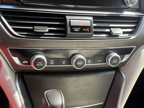 Certified 2022 Honda Accord LX image 27