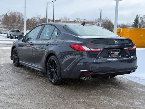 Used 2025 Toyota Camry SE image 5