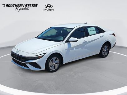 New 2026 Hyundai Elantra SE