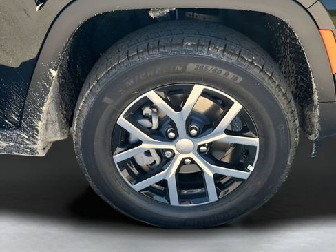 New 2025 Jeep Grand Cherokee Limited w/ Luxury Tech Group II AWD/4WD image 20