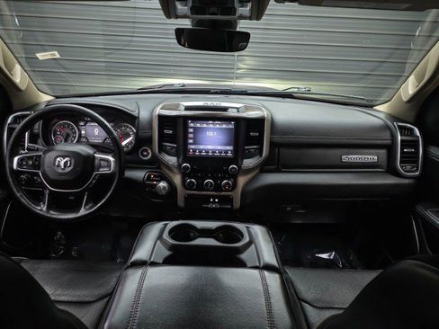 Used 2019 RAM 1500 Laramie AWD/4WD image 13