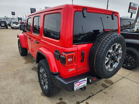 New 2026 Jeep Wrangler Unlimited Sahara AWD/4WD image 4