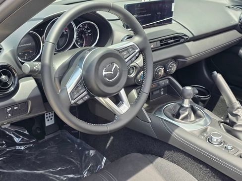 New 2026 MAZDA MX-5 Miata Club w/ Interior Package RWD image 7