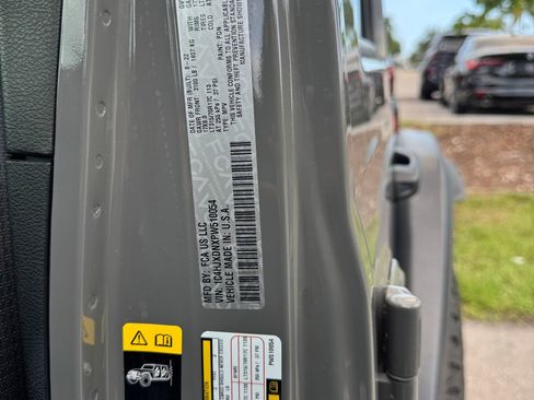 Used 2023 Jeep Wrangler Unlimited Sport AWD/4WD image 11
