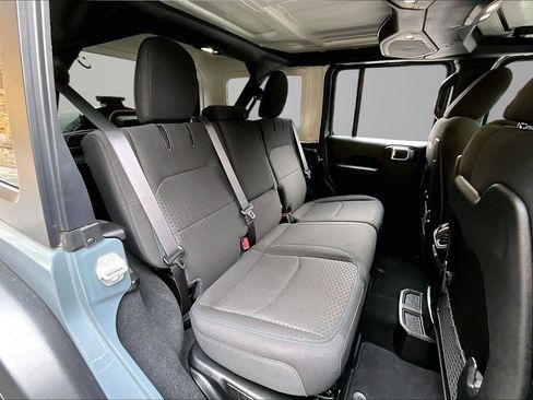 Used 2025 Jeep Wrangler Unlimited Rubicon 4xe image 28