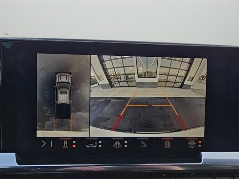 Used 2024 Chevrolet Silverado 1500 LTZ w/ Technology Package image 26