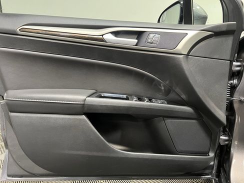 Used 2014 Ford Fusion SE w/ Equipment Group 202A image 13