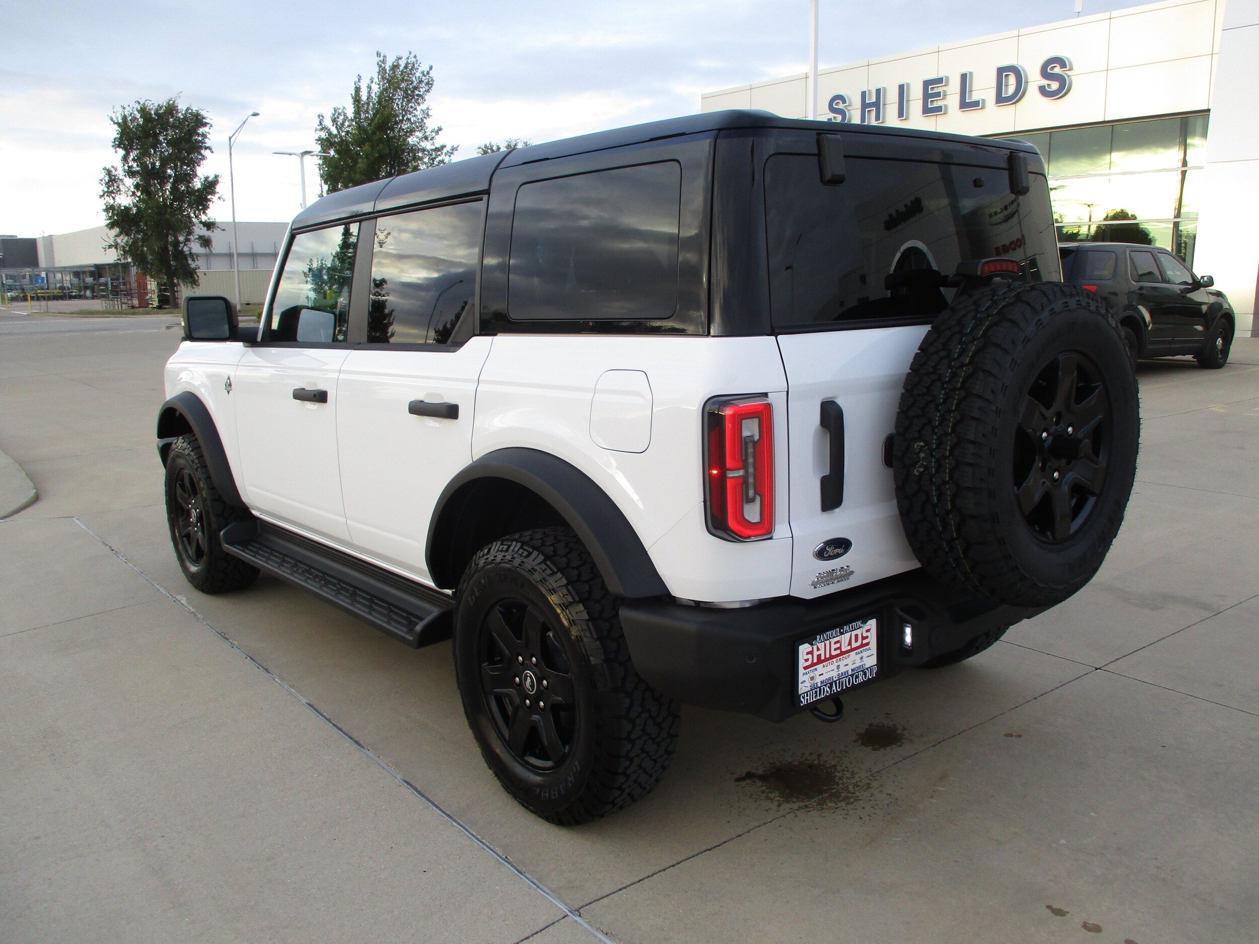 Used 2025 Ford Bronco Outer Banks AWD/4WD image 4
