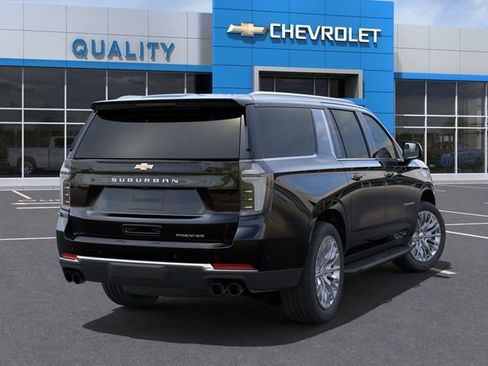 New 2025 Chevrolet Suburban Premier image 4