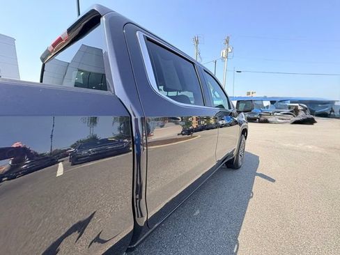 Used 2025 GMC Sierra 1500 SLT AWD/4WD image 11