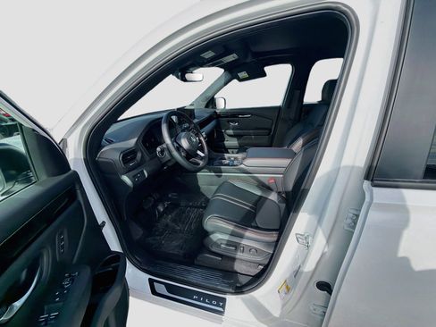New 2026 Honda Pilot TrailSport image 17