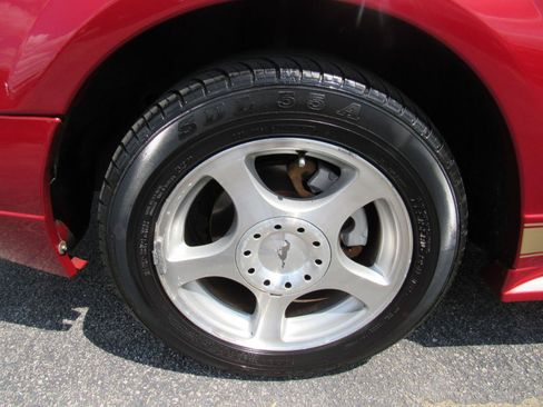 Used 2002 Ford Mustang Premium RWD image 10