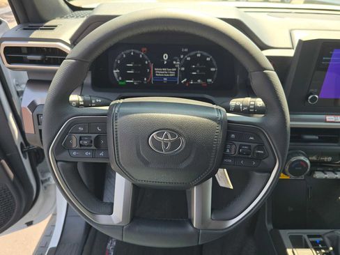 Certified 2025 Toyota 4Runner TRD Off-Road image 35