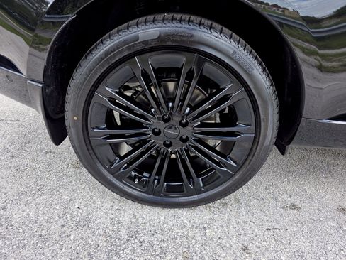 New 2026 Land Rover Range Rover Long Wheelbase SE AWD/4WD image 9