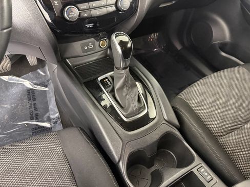 Used 2021 Nissan Rogue Sport SV FWD image 23