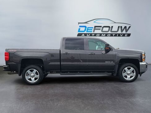 Used 2015 Chevrolet Silverado 2500 LT w/ LT Convenience Package AWD/4WD image 2