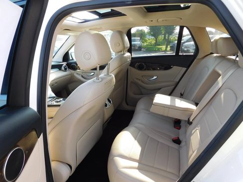 Used 2019 Mercedes-Benz GLC 300 4MATIC w/ Parking Assistance Package image 14