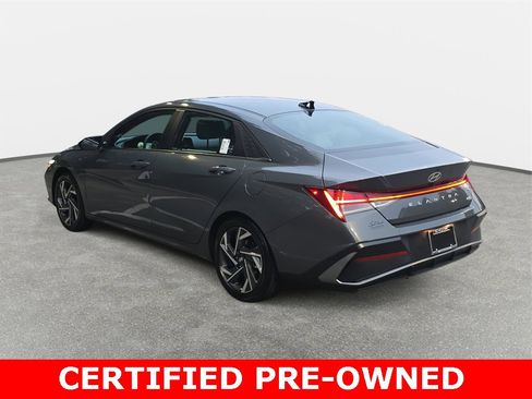Used 2025 Hyundai Elantra Limited image 7