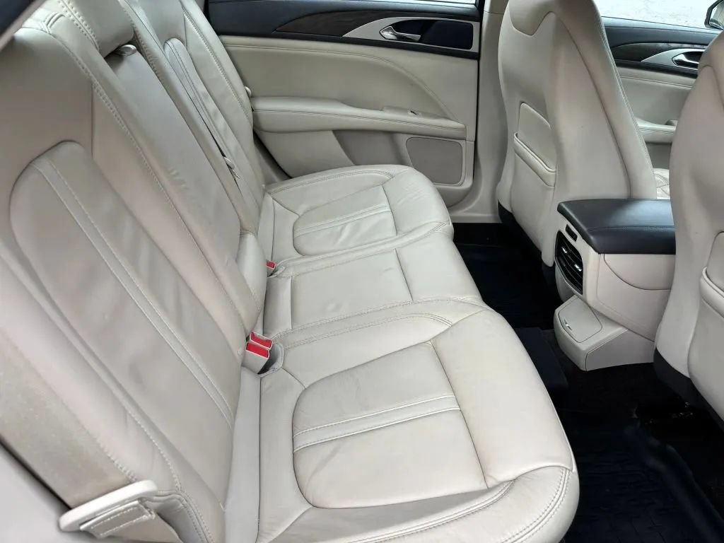 Used 2018 Lincoln MKZ Select w/ Select Plus Package AWD/4WD image 16