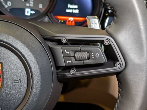 Certified 2026 Porsche Macan AWD/4WD image 19